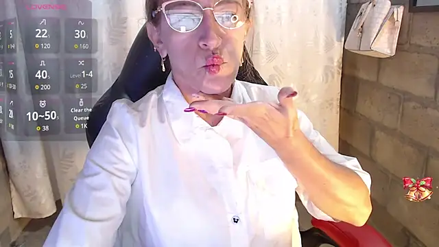 Chayla Ruiz online show from March 9, 1:26 pm