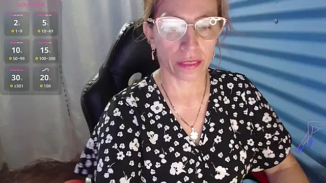 Snapshot of Chayla_Ruiz chatting on May 8, 1:16 pm Chayla Ruiz online show from May 8, 1:16 pm