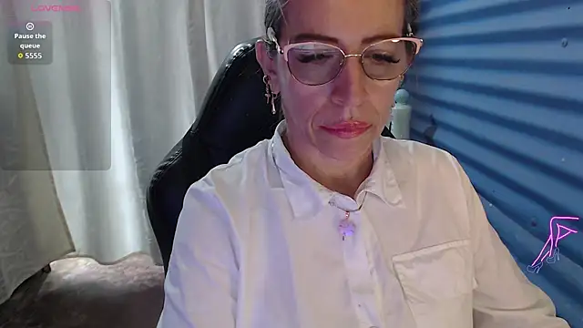 Snapshot of Chayla_Ruiz chatting on June 2, 3:47 pm Chayla Ruiz online show from June 2, 3:47 pm
