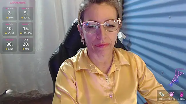 Snapshot of Chayla_Ruiz chatting on June 3, 1:25 pm Chayla Ruiz online show from June 3, 1:25 pm