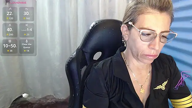 Snapshot of Chayla_Ruiz chatting on June 4, 2:12 pm Chayla Ruiz online show from June 4, 2:12 pm