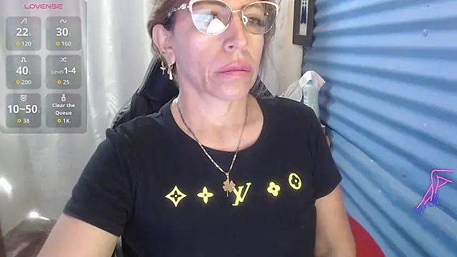 Snapshot of Chayla_Ruiz chatting on June 7, 3:49 pm Chayla Ruiz online show from June 7, 3:49 pm