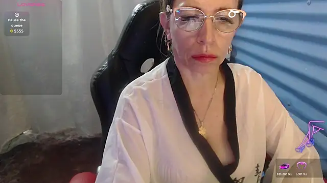 Snapshot of Chayla_Ruiz chatting on June 11, 12:47 pm Chayla Ruiz online show from June 11, 12:47 pm