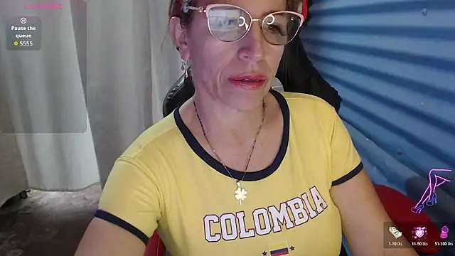 Snapshot of Chayla_Ruiz chatting on June 17, 9:27 pm Chayla Ruiz online show from June 17, 9:27 pm