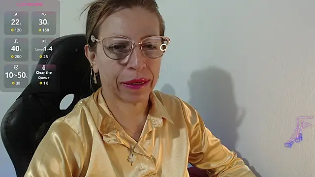 Snapshot of Chayla_Ruiz chatting on June 22, 11:29 am Chayla Ruiz online show from June 22, 11:29 am
