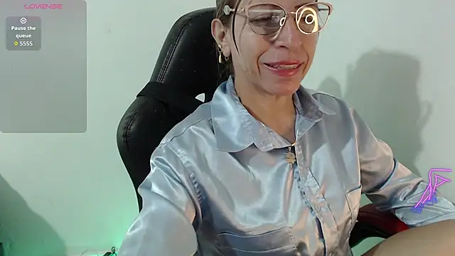 Snapshot of Chayla_Ruiz chatting on June 26, 10:19 am Chayla Ruiz online show from June 26, 10:19 am