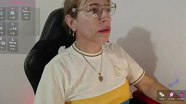 Snapshot of Chayla_Ruiz chatting on June 28, 11:49 am Chayla Ruiz online show from June 28, 11:49 am