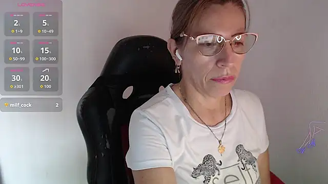 Snapshot of Chayla_Ruiz chatting on July 4, 2:56 pm Chayla Ruiz online show from July 4, 2:56 pm