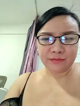 LILYsweetfcup online show from May 5, 12:02 pm