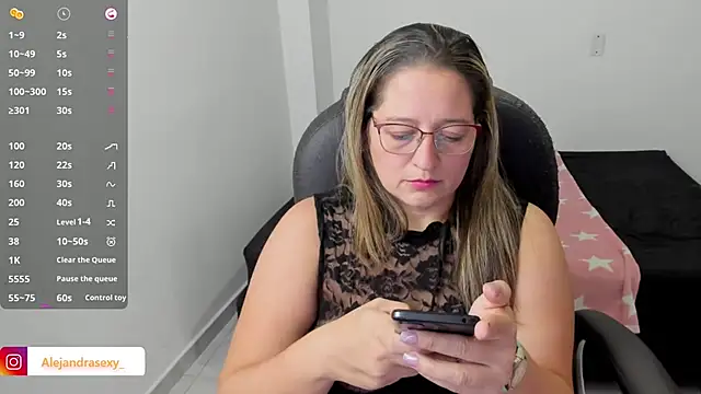 alejandra milf  online show from March 31, 7:36 pm