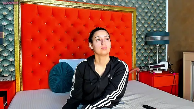 VallerieJones online show from March 13, 4:05 am