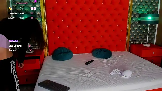 VallerieJones online show from October 17, 8:28 am