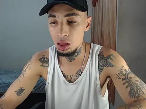 emiliano hottt online show from December 19, 5:51 am