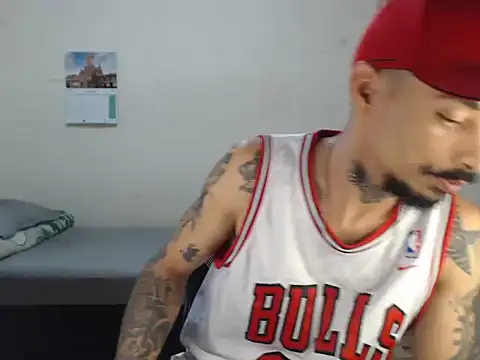 emiliano hottt online show from March 27, 10:09 pm