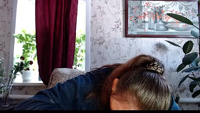 EmilyDoth online show from March 1, 5:53 am