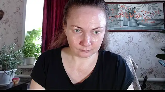 EmilyDoth online show from May 4, 3:46 am