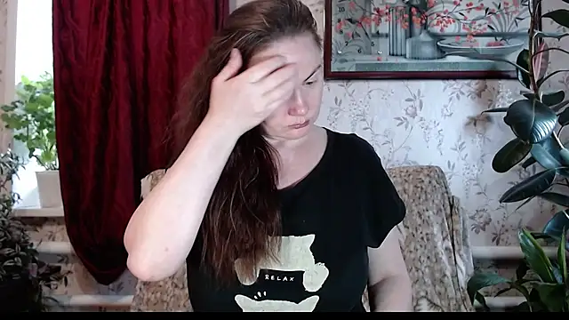 EmilyDoth online show from May 30, 8:22 am