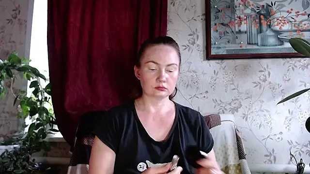 EmilyDoth online show from July 16, 9:26 am