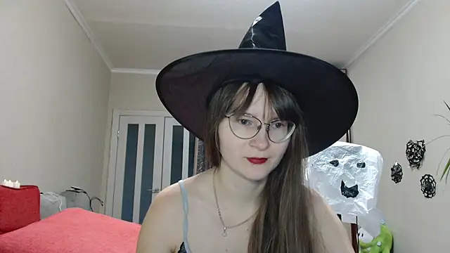 KiraGoldens online show from November 2, 5:54 am