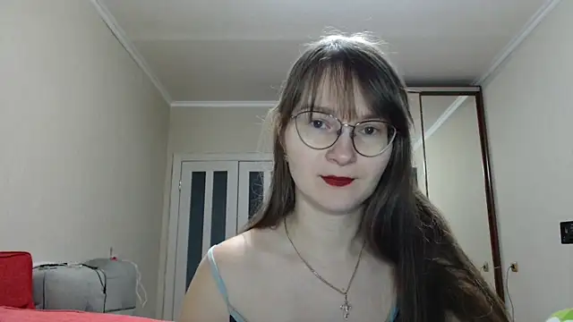 KiraGoldens online show from November 22, 7:51 am