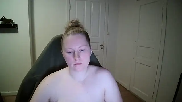 Girlnina-1995 online show from December 4, 6:50 pm