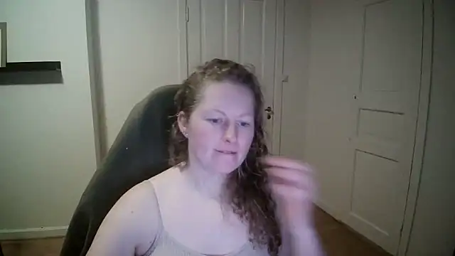 Girlnina-1995 online show from January 20, 3:39 pm