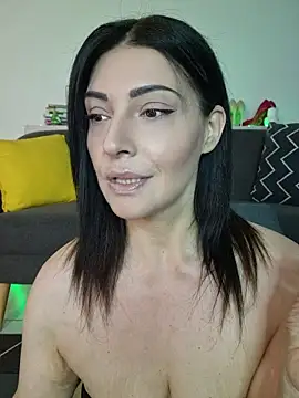 Snapshot of AryaSummersReal chatting on June 25, 7:24 am AryaSummersReal online show from June 25, 7:24 am