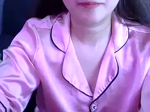 Snapshot of Bee_2k chatting on May 11, 4:18 am Bee 2k online show from May 11, 4:18 am