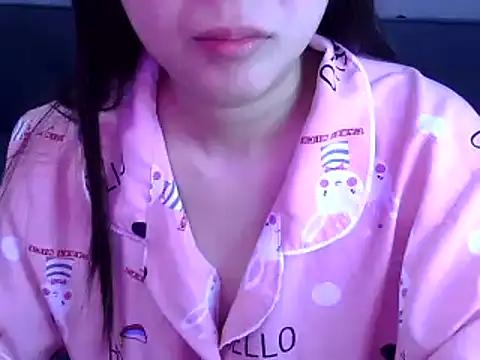 Snapshot of Bee_2k chatting on July 2, 4:29 am Bee 2k online show from July 2, 4:29 am