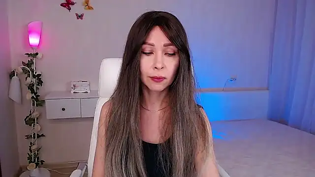 Snapshot of wendifoste chatting on February 25, 4:21 pm wendifoste online show from February 25, 4:21 pm