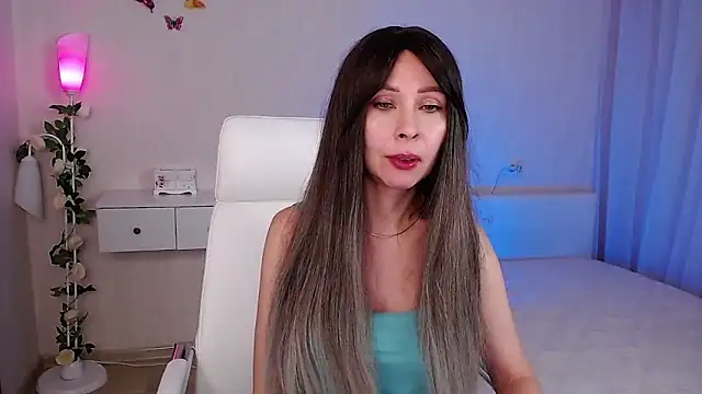 Snapshot of wendifoste chatting on February 27, 7:04 pm wendifoste online show from February 27, 7:04 pm