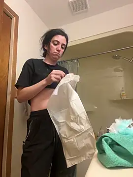 XXlolaXX online show from December 17, 9:05 pm