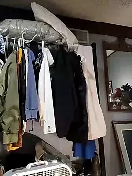 eatmeplease44 online show from January 28, 5:00 am