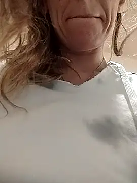 eatmeplease44 online show from September 9, 9:36 pm