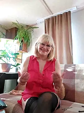 IrmaRose online show from December 17, 6:19 am