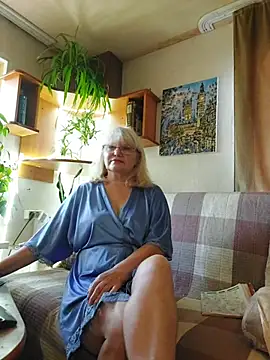 IrmaRose online show from August 6, 3:30 am