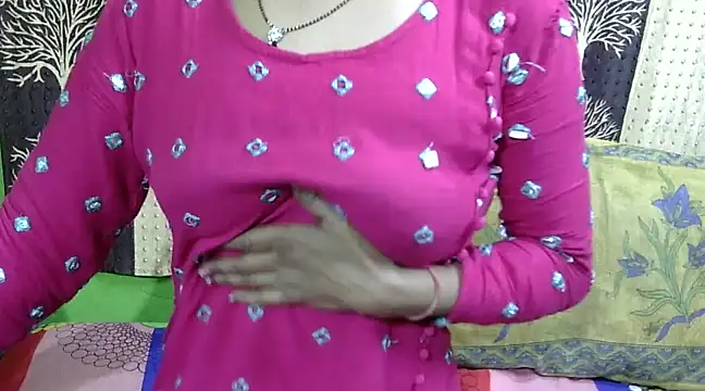 Indian Horny Wife online show from January 17, 8:33 pm