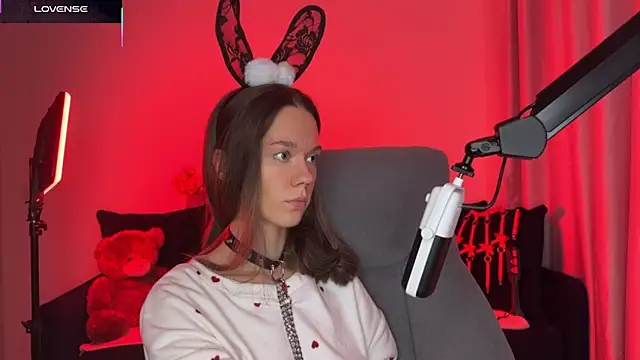 DivineBite online show from October 29, 3:14 pm