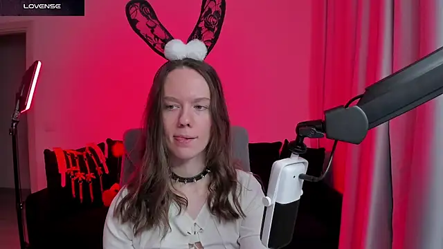 DivineBite online show from February 6, 4:21 pm