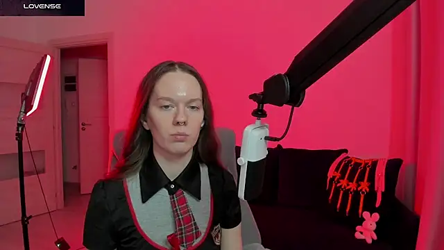 DivineBite online show from February 19, 5:31 pm