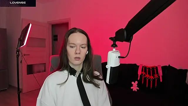 DivineBite online show from March 9, 3:05 pm