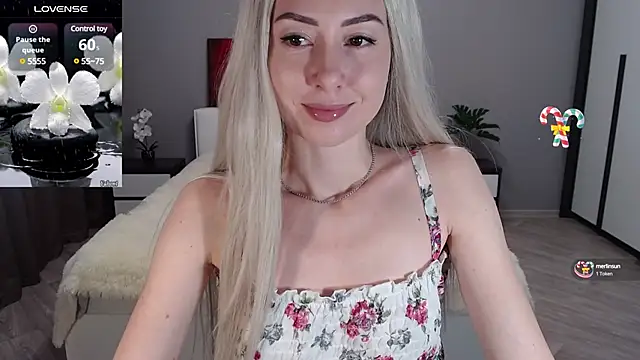 Snapshot of VictoriaTiger chatting on December 27, 11:06 am VictoriaTiger online show from December 27, 11:06 am