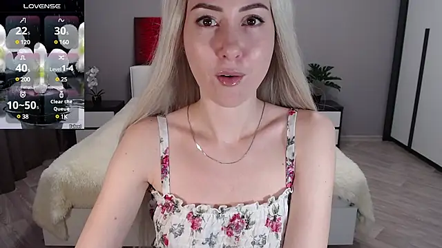 Snapshot of VictoriaTiger chatting on January 15, 9:45 am VictoriaTiger online show from January 15, 9:45 am