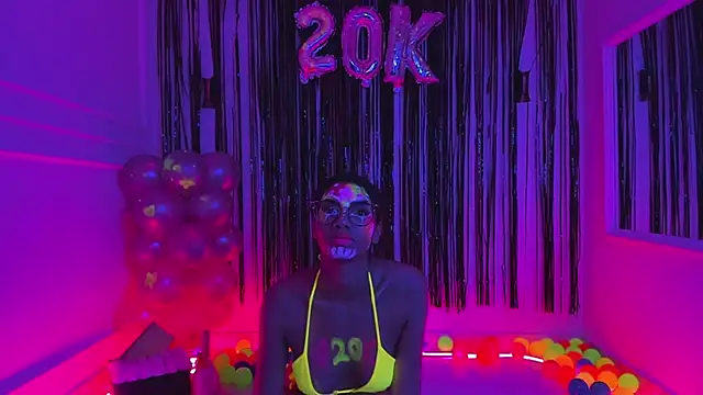 Snapshot of liagirl_cute chatting on January 24, 5:31 am liagirl cute online show from January 24, 5:31 am