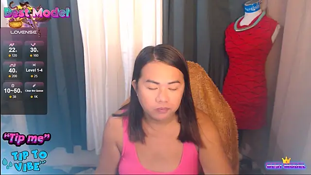 Snapshot of MagnificatMistress chatting on November 24, 1:27 am MagnificatMistress online show from November 24, 1:27 am