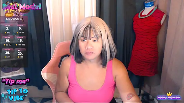 Snapshot of MagnificatMistress chatting on November 24, 11:37 pm MagnificatMistress online show from November 24, 11:37 pm