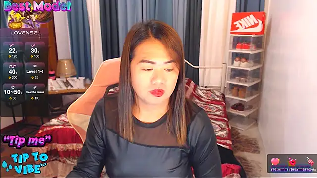 Snapshot of MagnificatMistress chatting on December 16, 8:36 pm MagnificatMistress online show from December 16, 8:36 pm