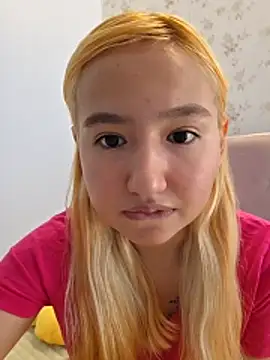 Snapshot of Pinkie_Princes chatting on December 4, 3:43 pm Pinkie Princes online show from December 4, 3:43 pm