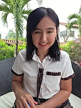 Pinkie Princes online show from July 11, 9:05 pm