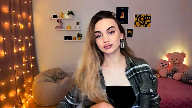 Snapshot of aPieceOfJoy chatting on December 17, 8:32 pm aPieceOfJoy online show from December 17, 8:32 pm